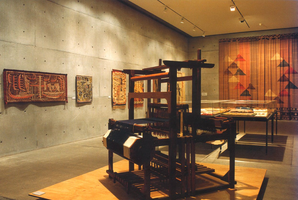 Exhibition with loom